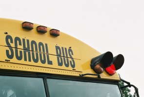 school-bus-red-light-1442072-640x432